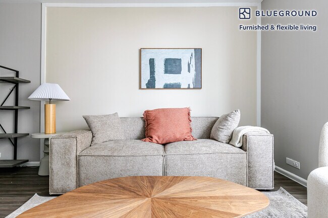 Building Photo - 3450 N Lake Shore Dr