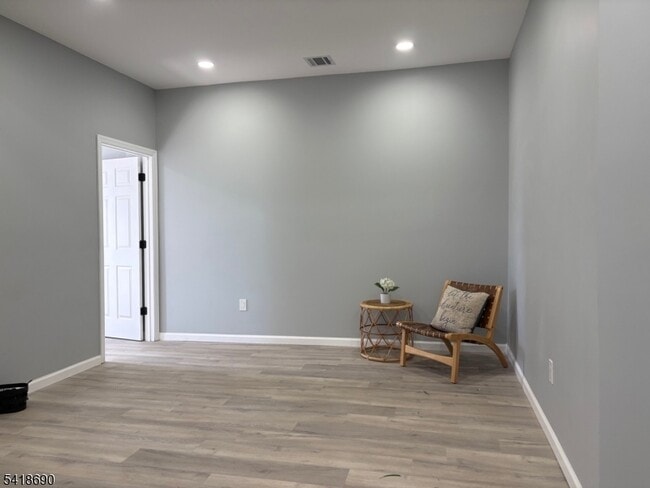 Building Photo - 456 Harrison St