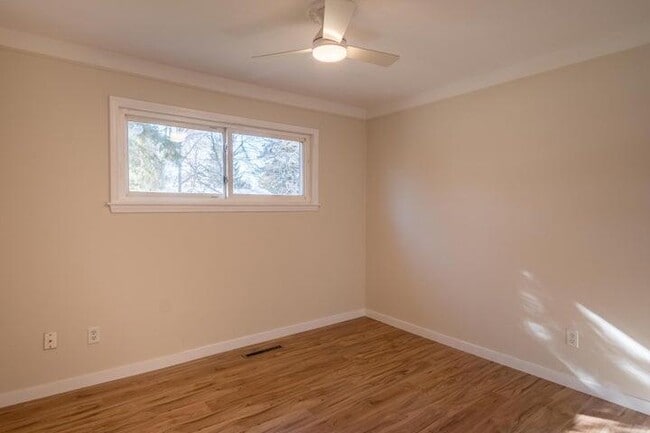 Building Photo - 1529 Wismer St