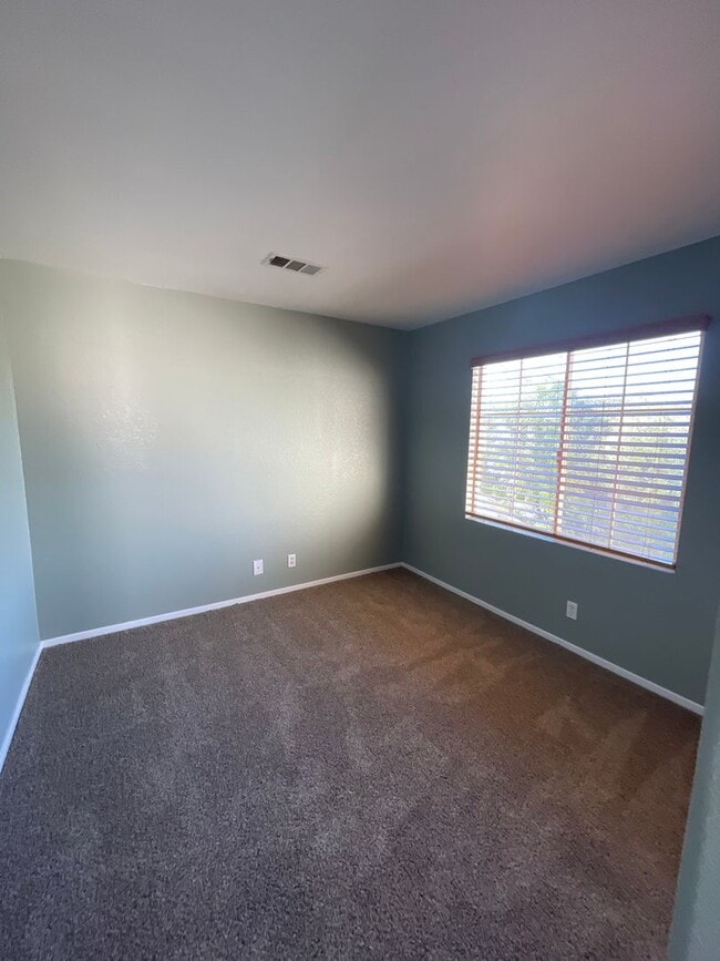 Building Photo - 5848 Red Dawn St