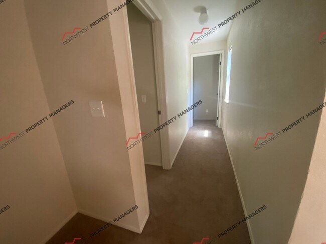 Building Photo - R277F