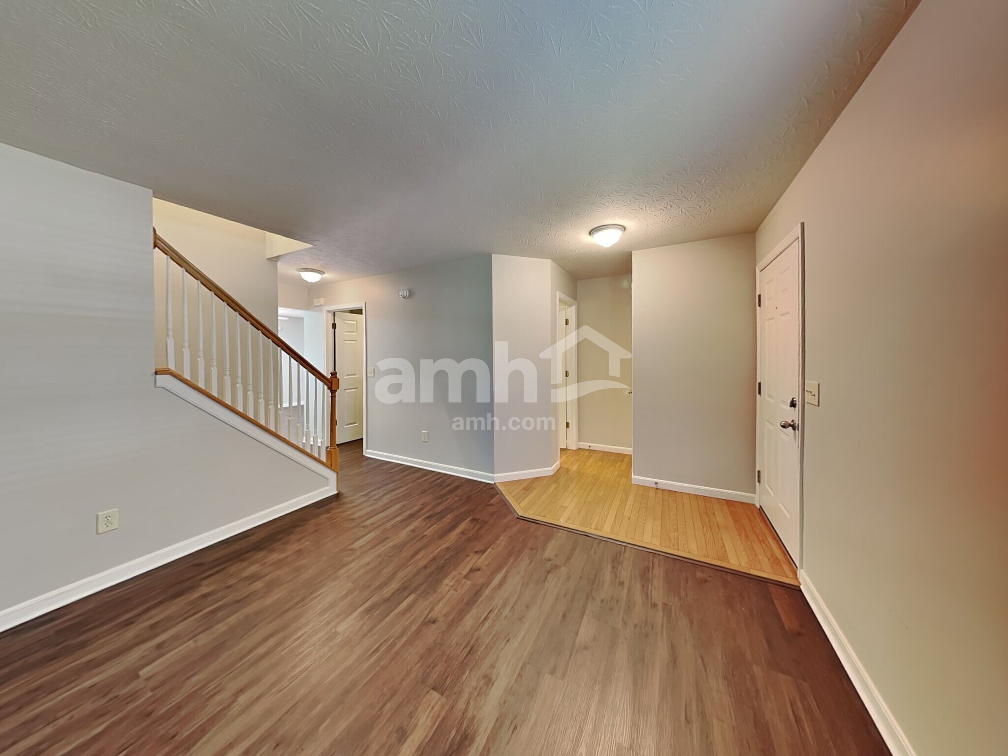 Building Photo - 637 Ellen Dr