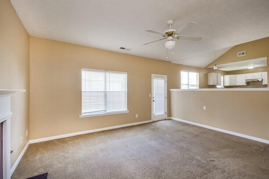 Building Photo - 735 Compton Ln