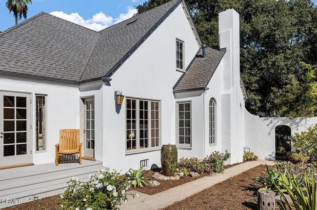 Building Photo - 1401 N Holliston Ave