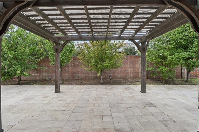 Building Photo - 8217 Almont Dr