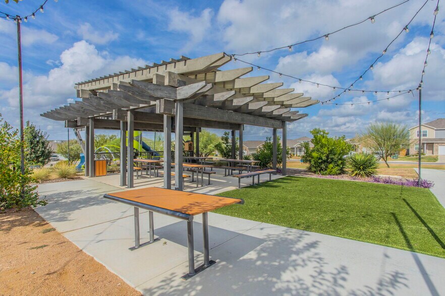 Building Photo - 12614 Galatea