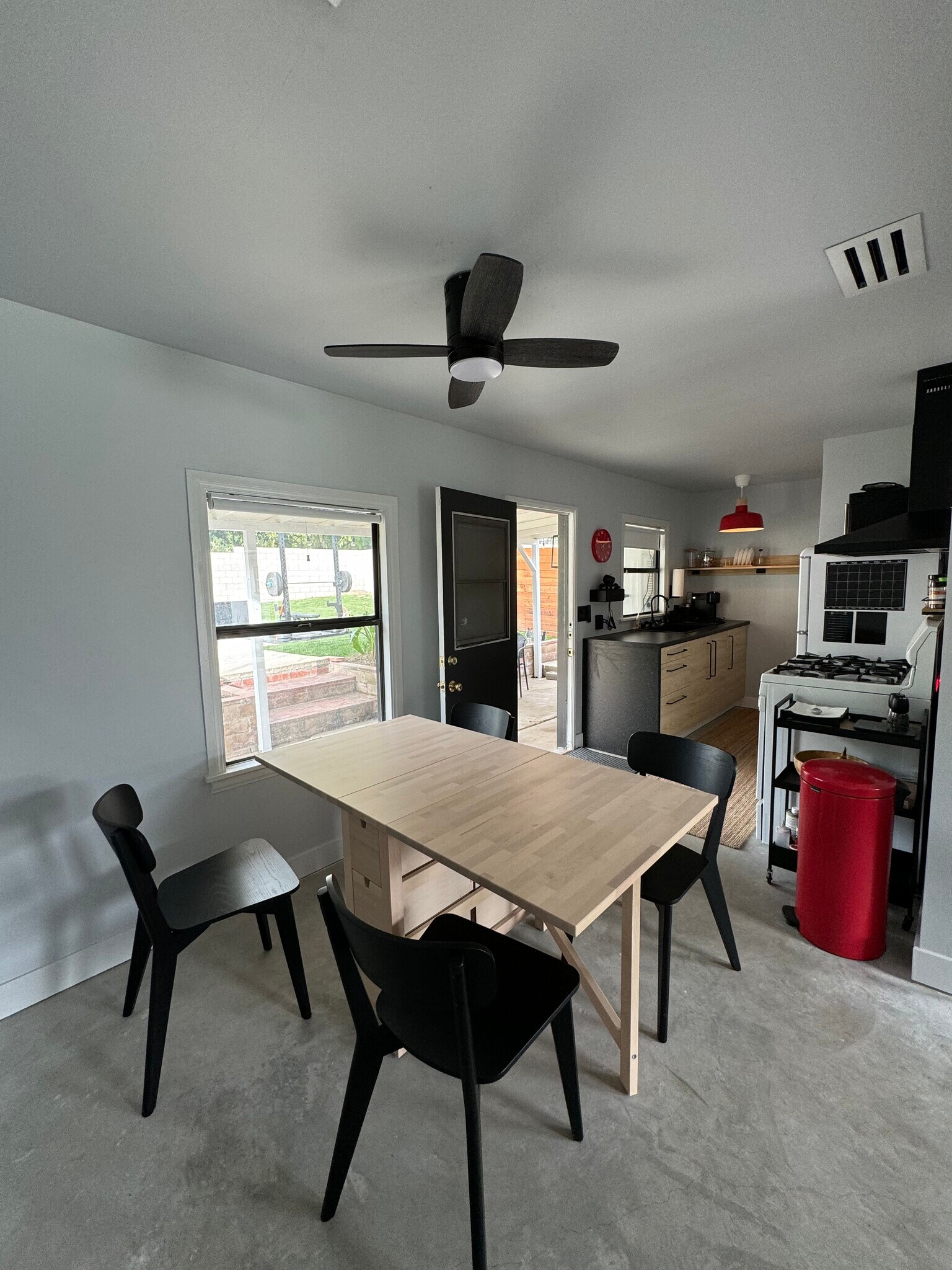 Building Photo - 10601 Foothill Blvd