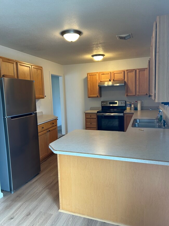 Building Photo - 918 Knapp St