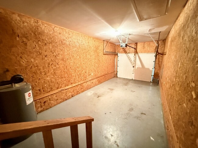 Building Photo - 105 Oakwood Meadows Dr