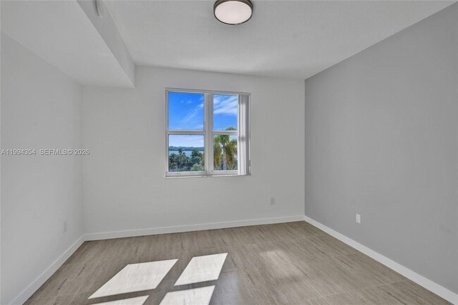 Building Photo - 7900 Harbor Island Dr