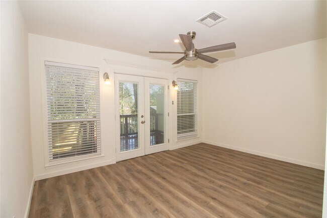 Building Photo - 7 Woody Creek Dr