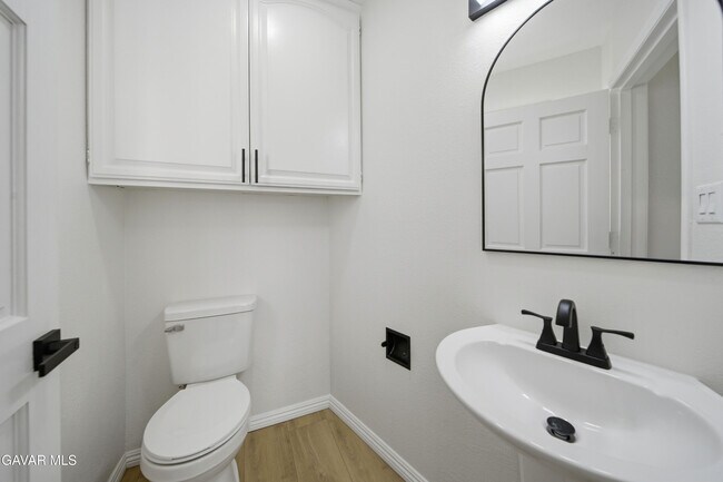 Building Photo - 2059 Shasta St