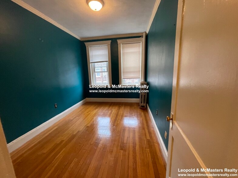 Building Photo - 100 Peterborough St