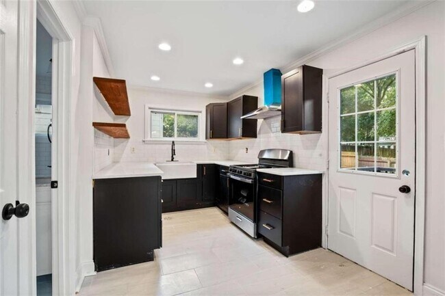 Building Photo - 2735 Defoors Ferry Rd NW