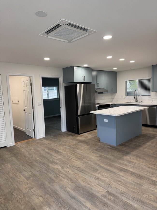 Building Photo - 3317 Catherine St