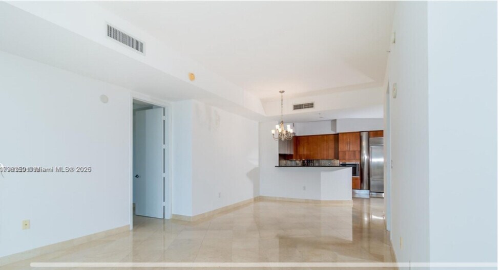 Building Photo - 18101 Collins Ave
