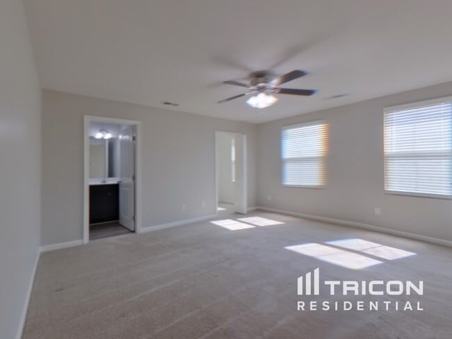 Building Photo - 120 Castlebrook Dr