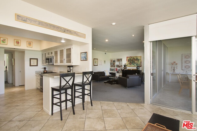 Building Photo - 501 Desert Lakes Cir