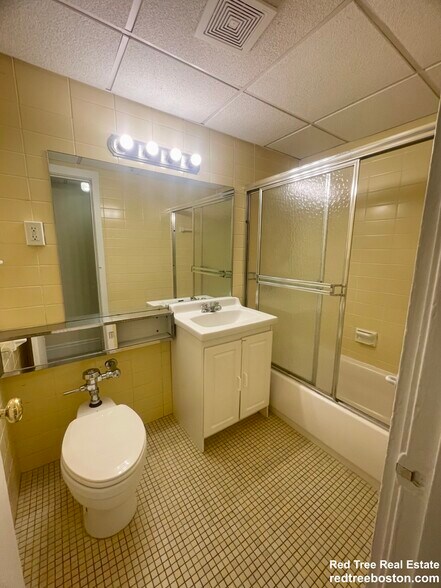 Building Photo - 62 Boylston St