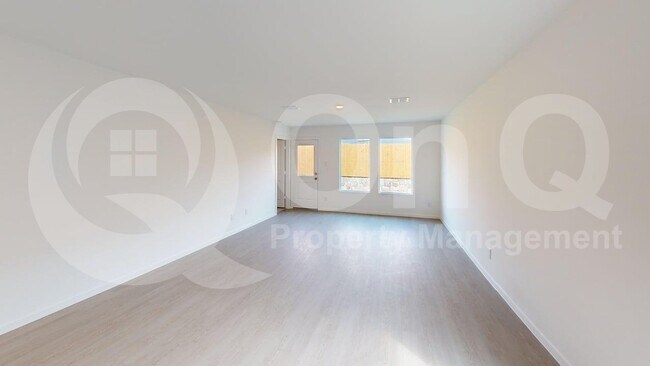 Building Photo - 1001 Raintree Rd
