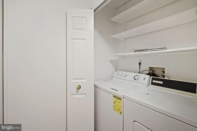 Building Photo - 10400 Parthenon Ct