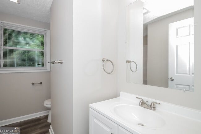 Building Photo - 5356 Olde St