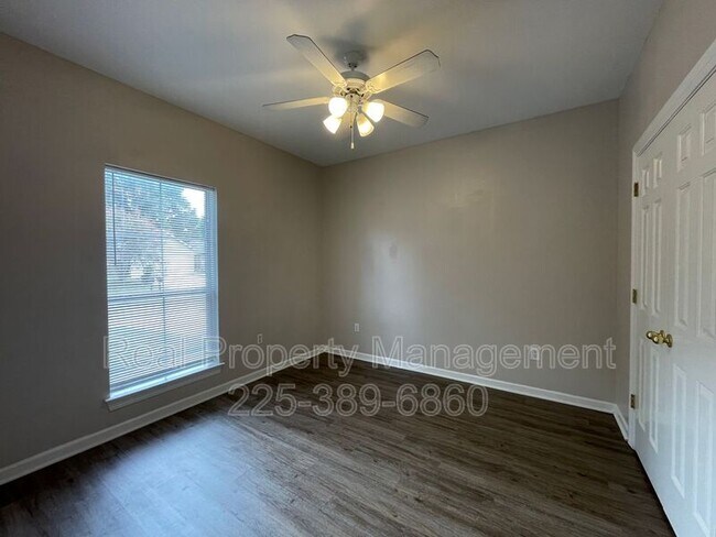 Building Photo - 5630 Arialo Dr