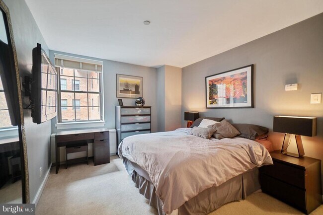 Building Photo - 219-29 S 18th St (Parc Rittenhouse)