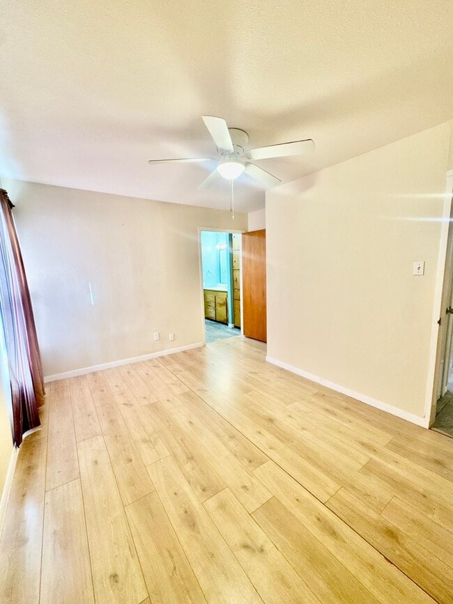 Building Photo - Lexington Subdivision-3/2-Move in ready! Call and schedule today!