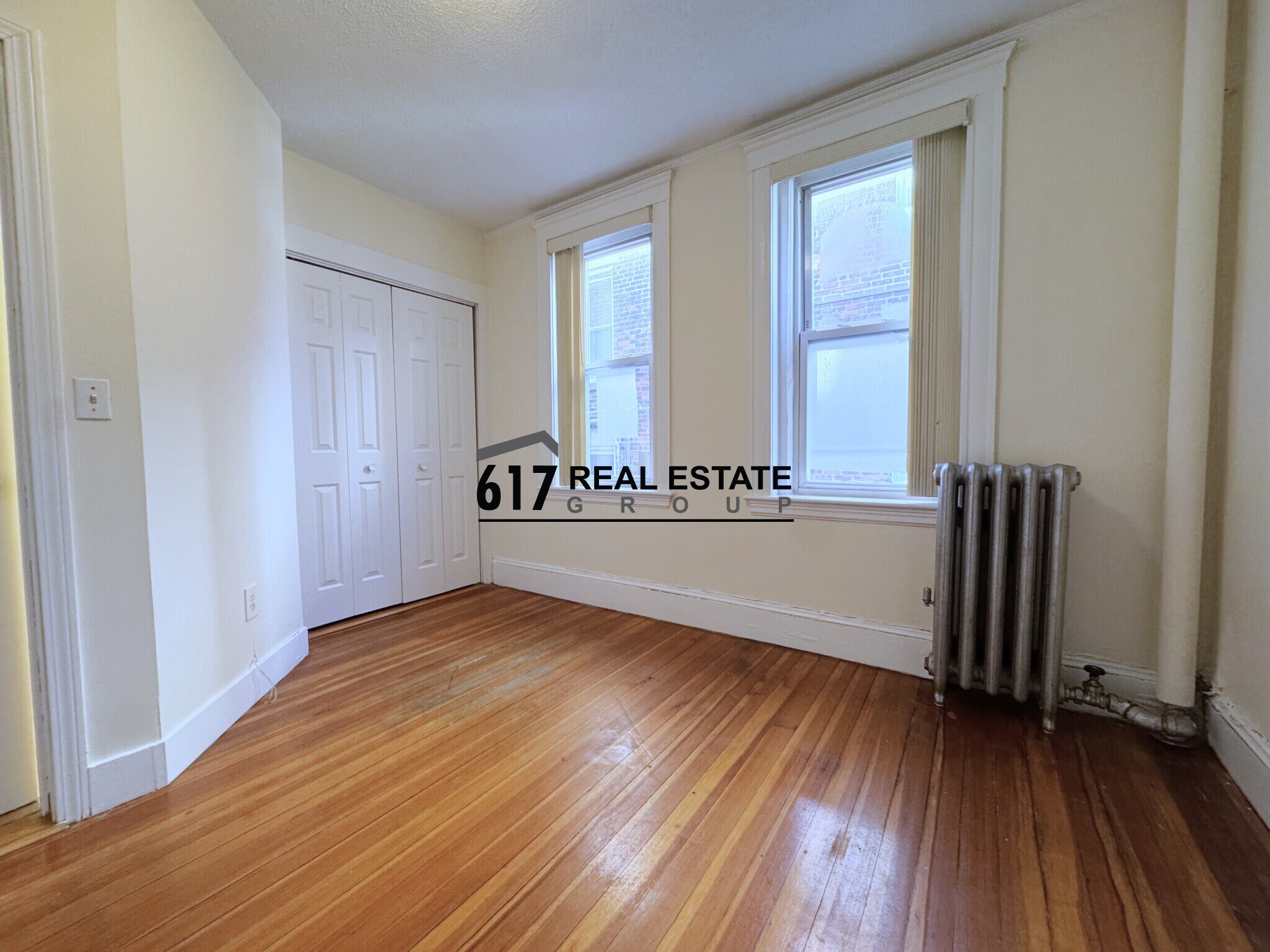 Building Photo - 15 Barrows St