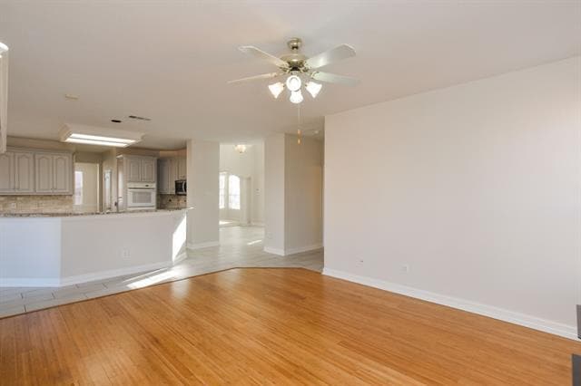 Building Photo - 8512 Mesa Verde Dr