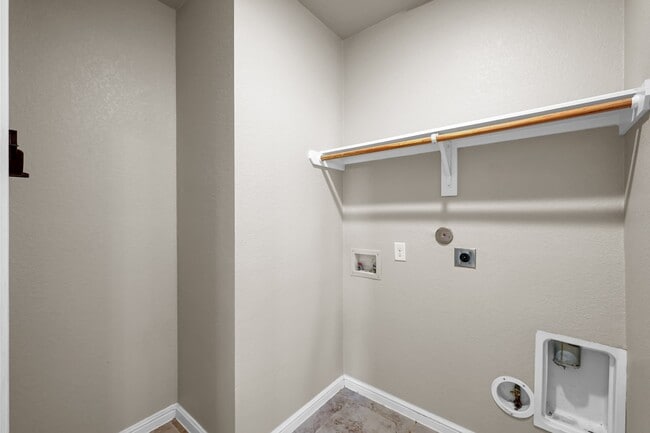 Building Photo - 18239 Alora Springs Trace