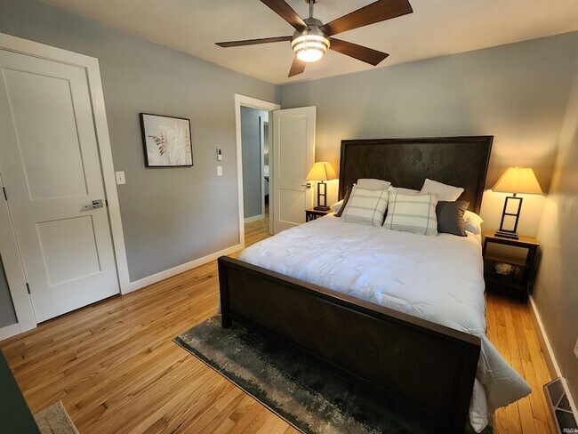 Building Photo - 6600 IN-45