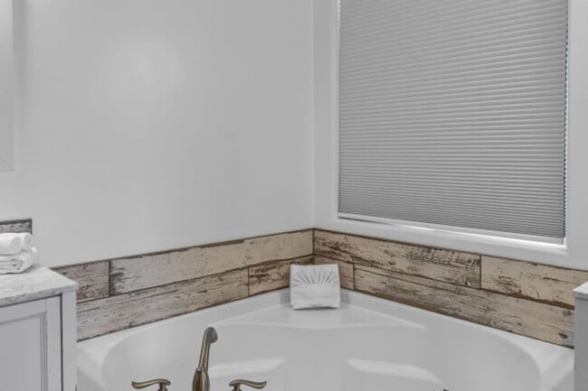 Building Photo - The Desert Jewel