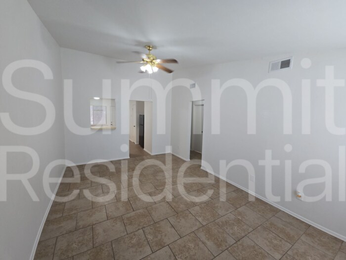 Building Photo - 1104 Columbia Ave