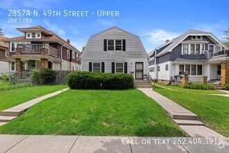 Building Photo - Two bedroom upper duplex in great Milwauke...