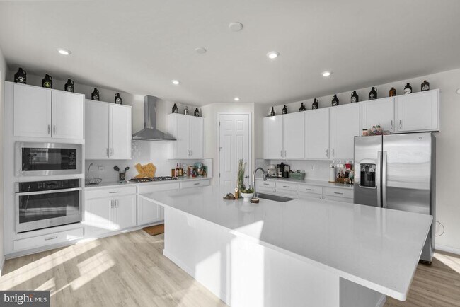 Building Photo - 68 SNOWDROP Dr