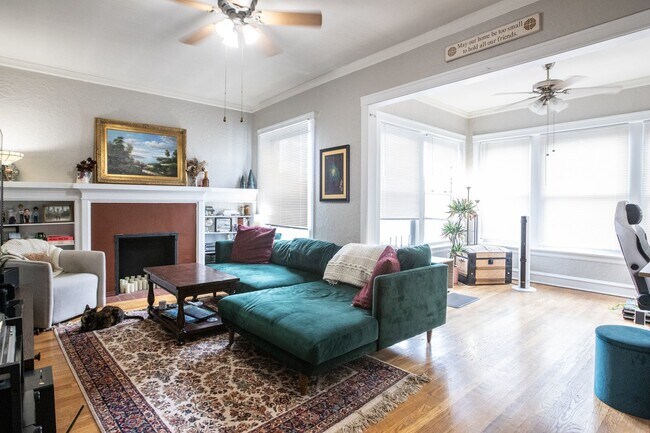 Building Photo - 1514 W Addison St