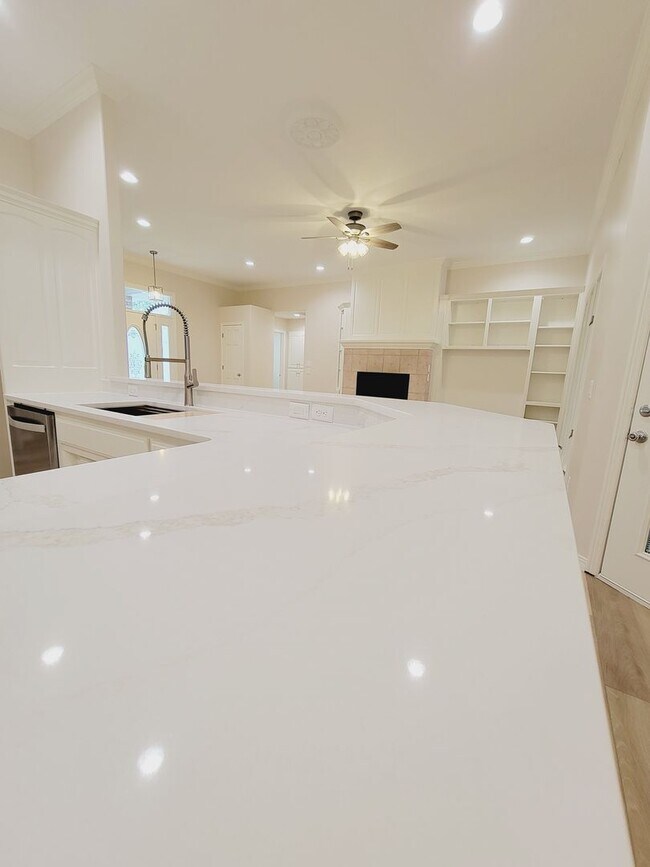 Building Photo - Lots Of New in Marlborough Manor w/ 3 Car Garage