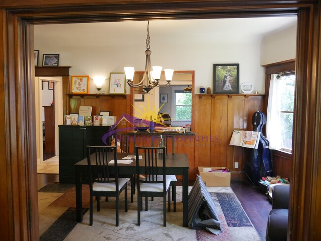 Building Photo - Unique 3 Bed 2 Bath 1,359 Sq. Ft. Midtown ...