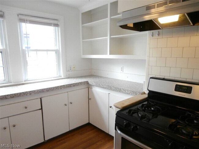 Building Photo - 3565 Normandy Rd