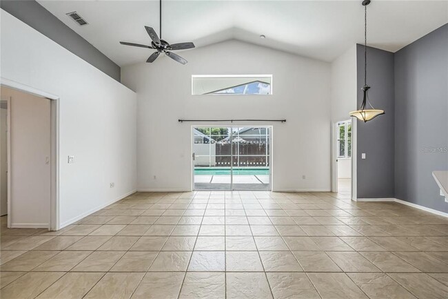 Building Photo - 520 Hollinghead Loop