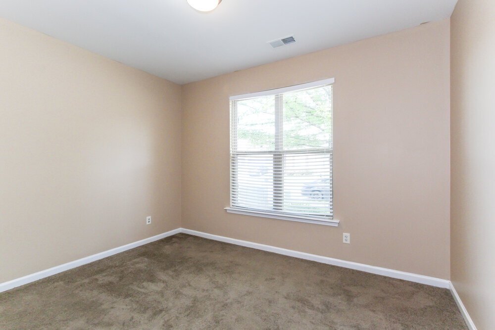 Building Photo - 2122 Timberline Dr