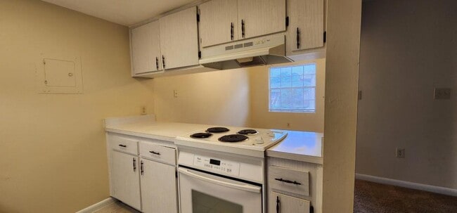 Building Photo - 234 Bristol Ct