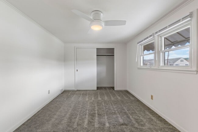 Building Photo - AVAILABLE NOW! Don't miss this amazing 3-bedroom with a RIVERFRONT view in Brackenridge!