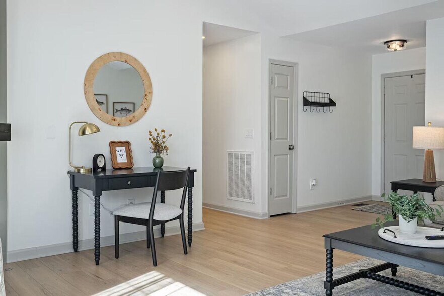 Building Photo - 17 Northridge Cir