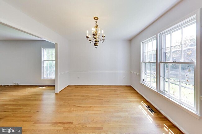Building Photo - 991 Farm Haven Dr