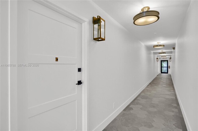 Building Photo - 5980 SW 40th Ave