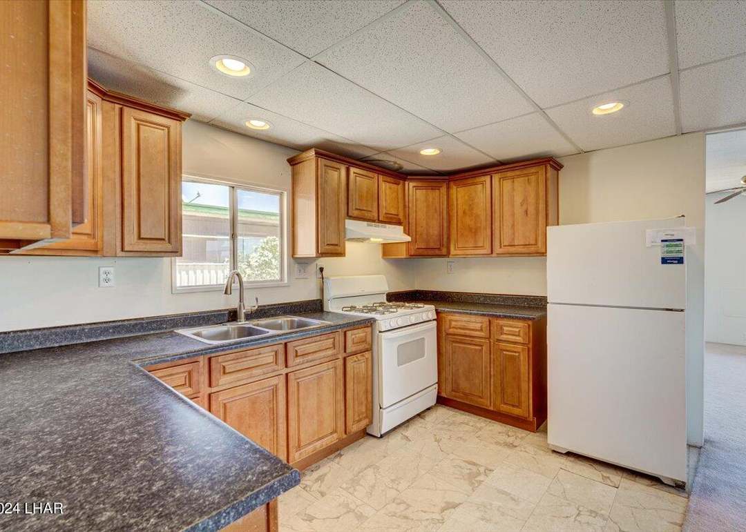 Building Photo - 3605 Tourmaline St