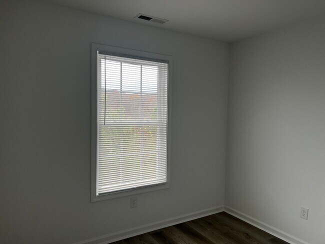 Building Photo - 723 Burks Hill Rd